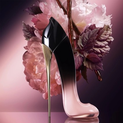A highly concentrated Chypre-Amber eau de parfum that enhances the original notes of Good Girl Blush with an intense