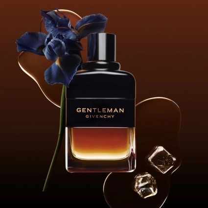 "Givenchy Gentleman Réserve Privée: A warm, sophisticated woody-amber scent."