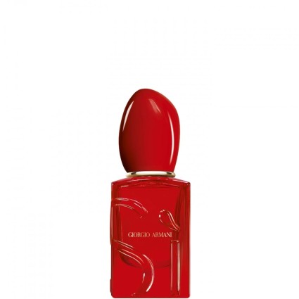 "Discover Armani Sì Passione Red Musk Eau de Parfum, a vibrant new floral-fruity musk fragrance for women. Experience alluring n