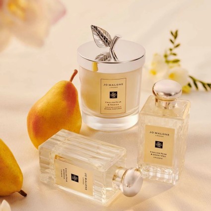 "Jo Malone English Pear & Freesia: Fresh, fruity, floral, sweet."
