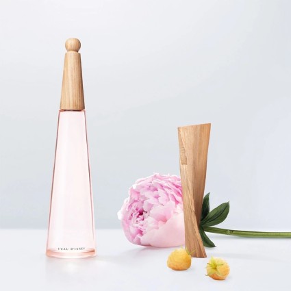 "Issey Miyake L'eau d'Issey Pivoine: A fresh, vibrant peony."