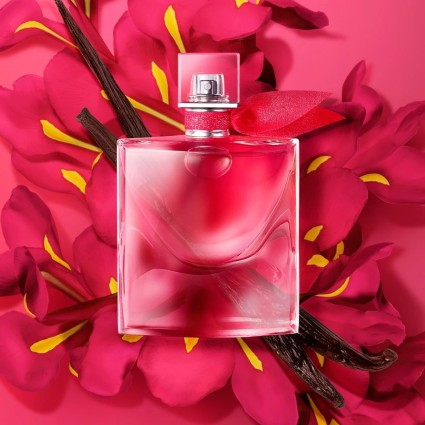 "Lancôme La Vie est Belle Intensement: Deep, iris, vanilla, warm."