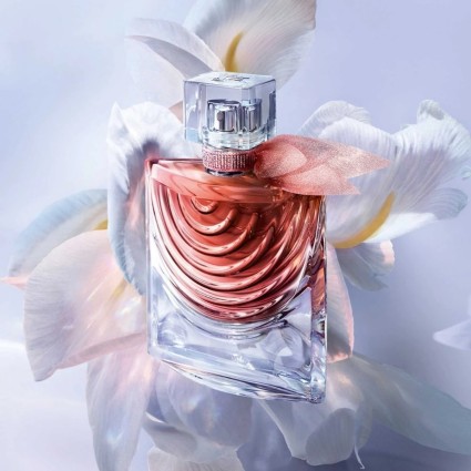"Lancôme La Vie est Belle Iris Absolu: Rich, intense, floral iris."
