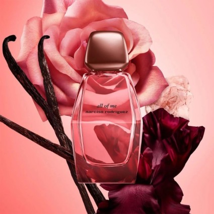 "Narciso All Of Me Intense: A deep, rich, amber, woody floral musk."