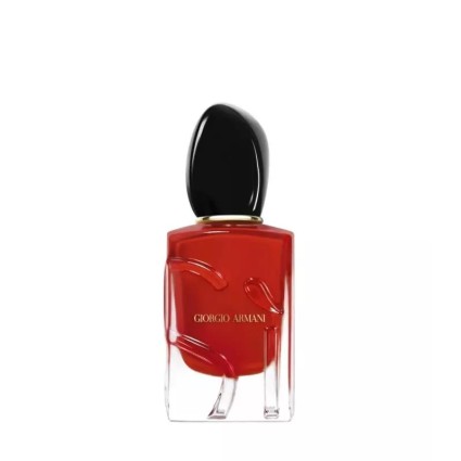"Armani Sì Passione: A bold, fruity, floral, rosy, vibrant."