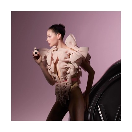 "V&R Flowerbomb Extreme: A rich, intense, sweet floral explosion."