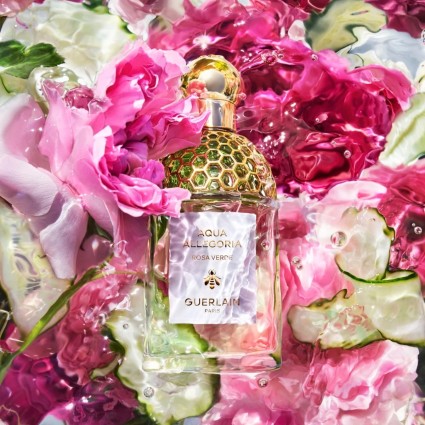 "Guerlain Aqua Allegoria Rosa Verde: Une rose, notes vertes, fraîche."