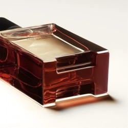 "Terre d'Hermès Eau de Parfum Intense opens with a vibrant burst of Bergamot and a sharp kick of Black Pepper, setting a bold an