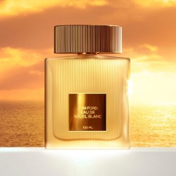 Tom Ford Eau De Soleil Blanc Women: The freshness of bitter orange and pistachio meets the warmth of ylang-ylang and coconut. A