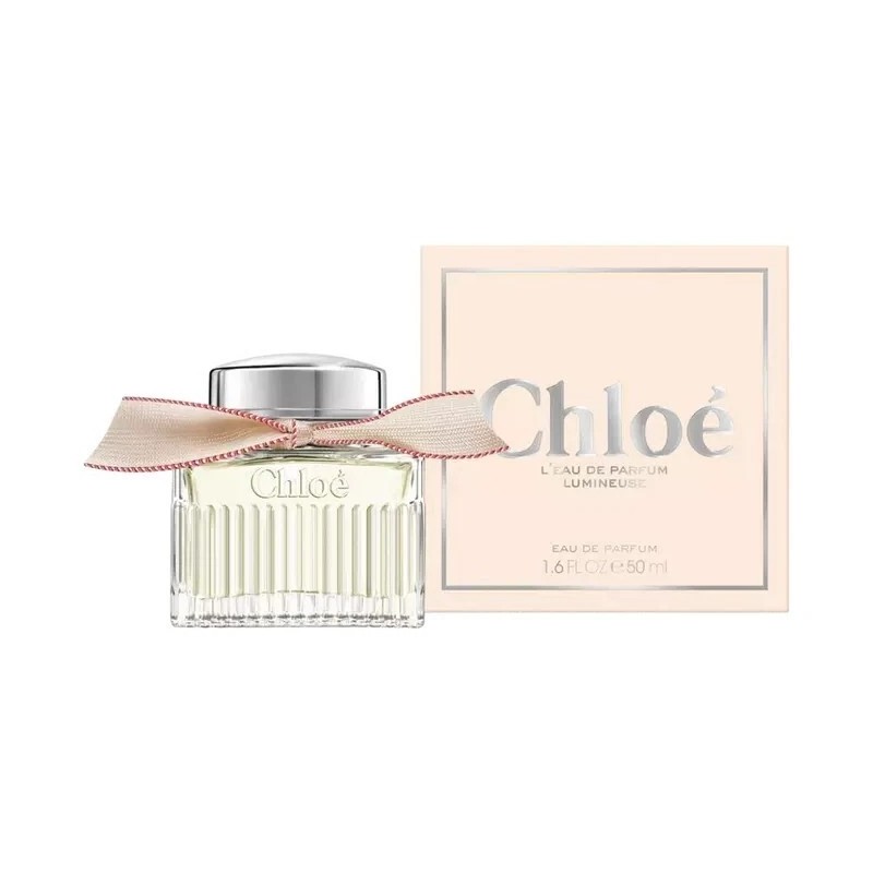 "Chloé L'Eau de Parfum Lumineuse opens with the velvety accents of Jasmine Sambac, creating a solar and almost carnal bouquet." "Chloé L'Eau de Parfum Lumineuse opens with the velvety accents of Jasmine Sambac, creating a solar and almost carnal bouquet."