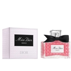 Unveil your liberated femininity with Miss Dior Essence de Parfum. A rich floral and woody trail blends gourmand notes with dens